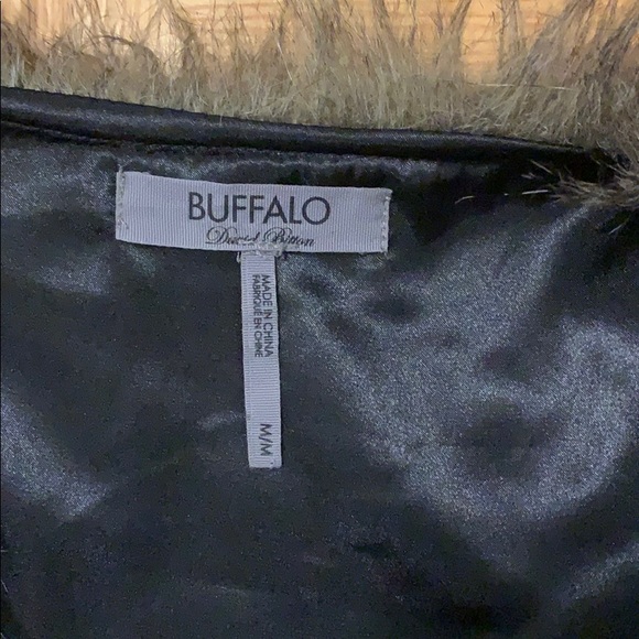 ❗️2/$30❗️Buffalo David Bitten Faux Fur Vest - Picture 3 of 3